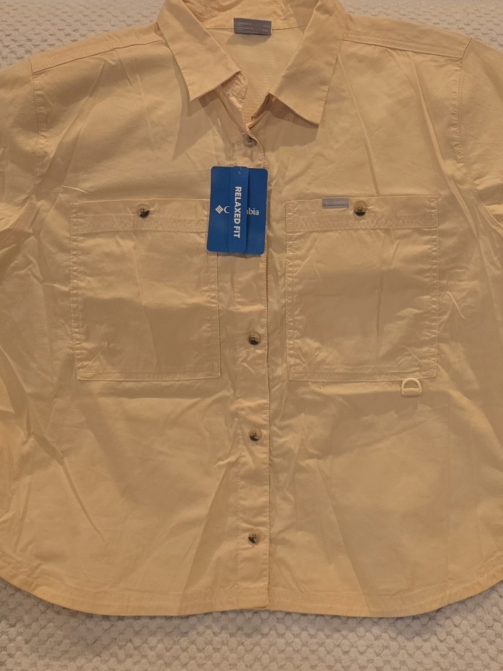 Columbia Women's Slightly Cropped Relaxed Fit Button-Down Shirt in Pale Yellow